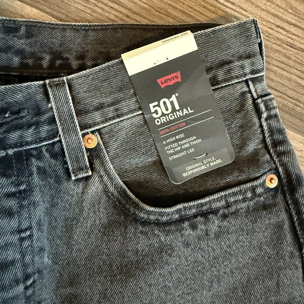 NWT Levi's 501 black wash denim jeans - Picture 4 of 5